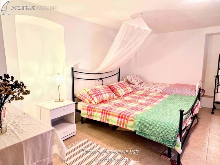 Image No.10-2 Bed House for sale