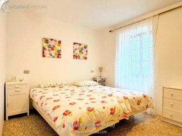 1160c79c-e82a-34fc-cad5-343ffb54a798