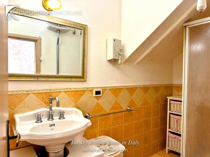 Image No.14-1 Bed House for sale