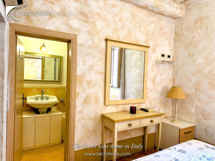 Image No.16-1 Bed House for sale