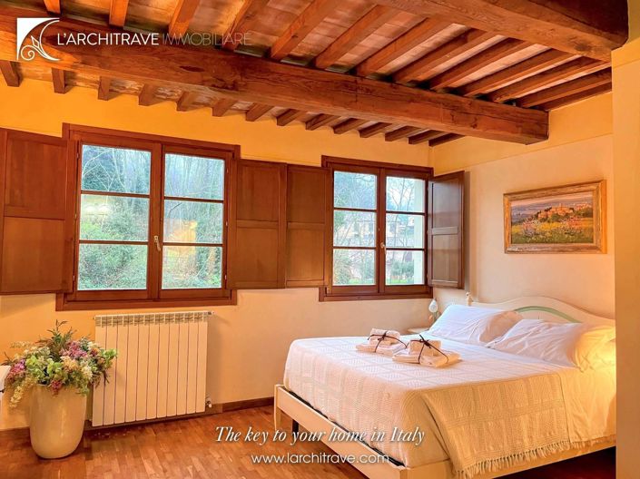 Image No.11-3 Bed House for sale