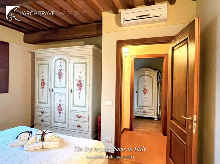 Image No.17-3 Bed House for sale