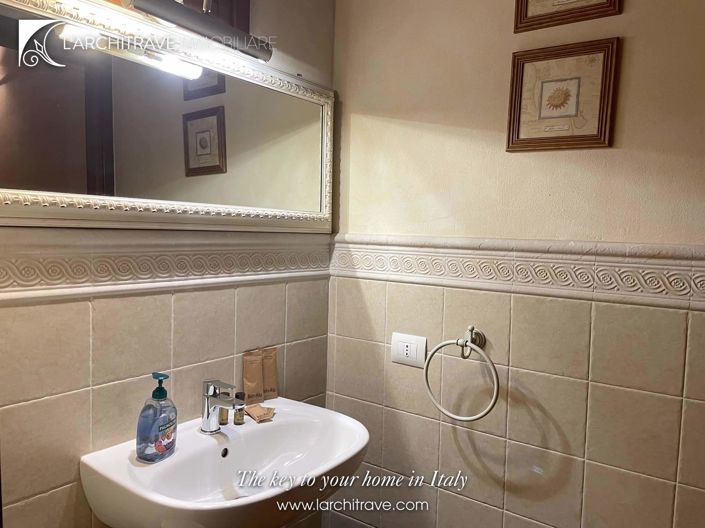 Image No.20-3 Bed House for sale