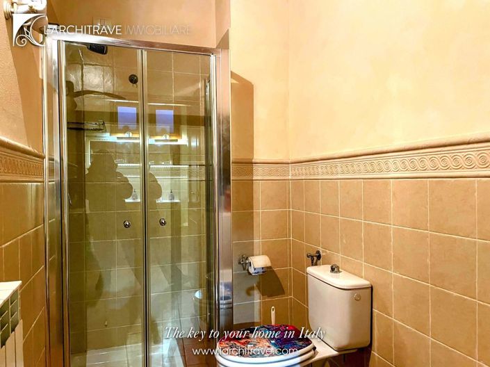 Image No.21-3 Bed House for sale