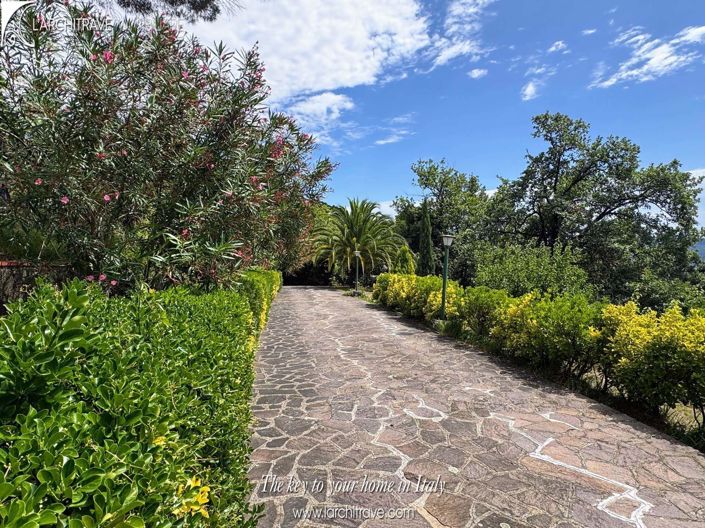 Image No.12-3 Bed Villa for sale