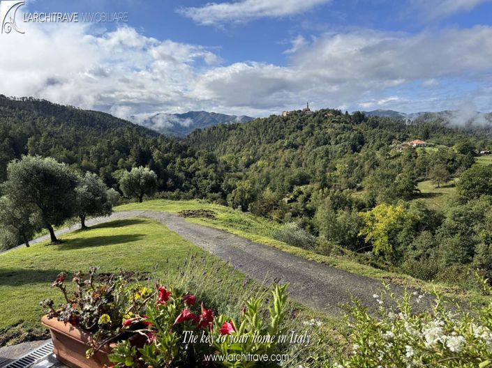 Image No.2-5 Bed Villa for sale