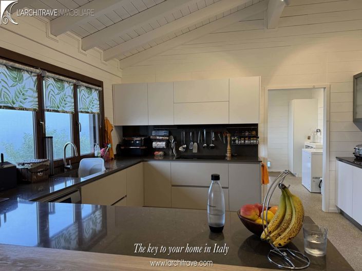 Image No.6-5 Bed Villa for sale