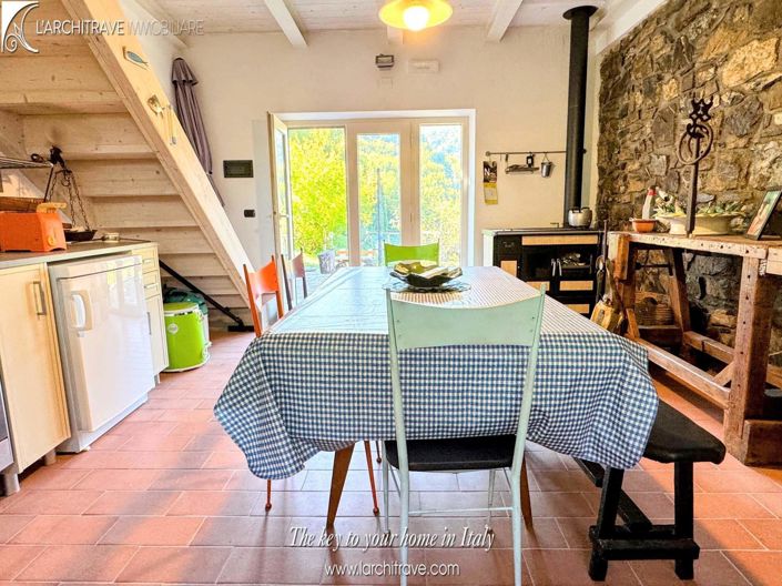 Image No.11-5 Bed House for sale