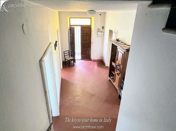 Image No.3-4 Bed House for sale