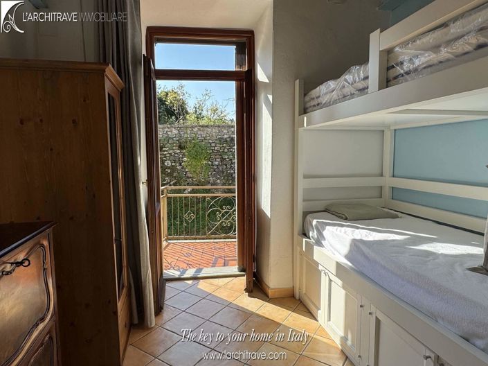 Image No.9-2 Bed House for sale