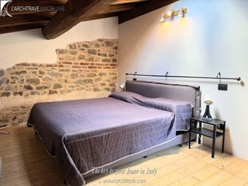 0037a3f4-d228-5a51-a983-b6e280d6c5b7