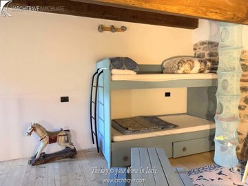 dd12972b-d31a-7fd2-bb19-46048043e572