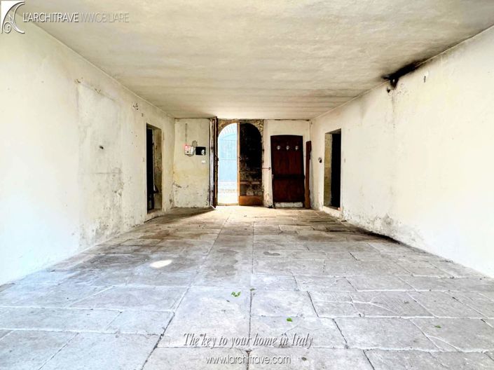 Image No.3-4 Bed House for sale