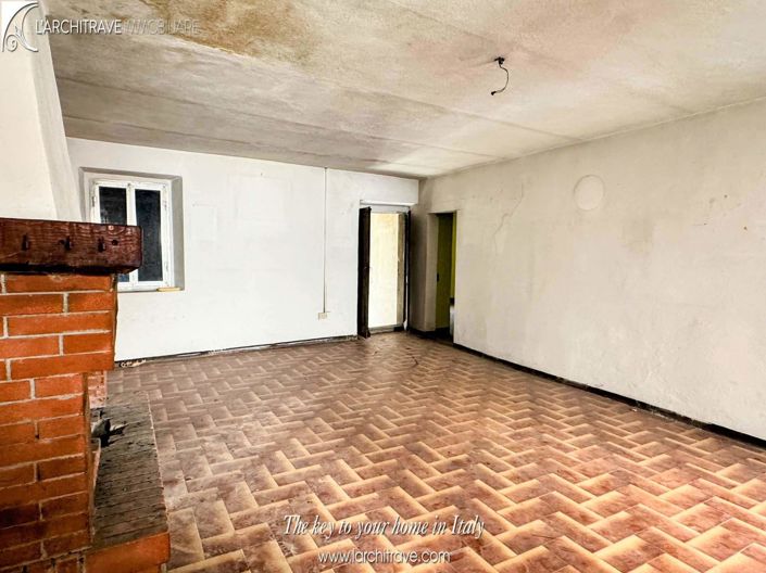 Image No.7-4 Bed House for sale