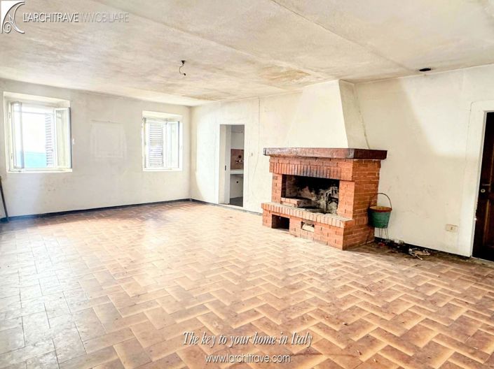 Image No.8-4 Bed House for sale