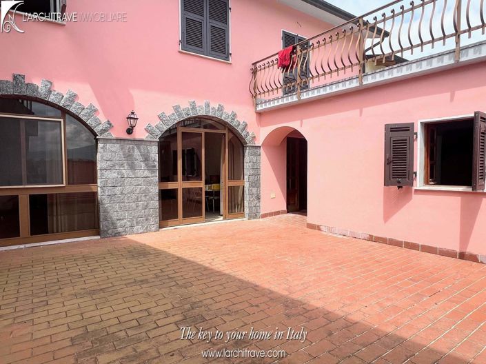 Image No.2-5 Bed House for sale