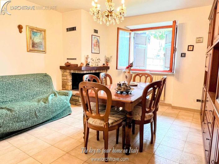 Image No.5-5 Bed House for sale