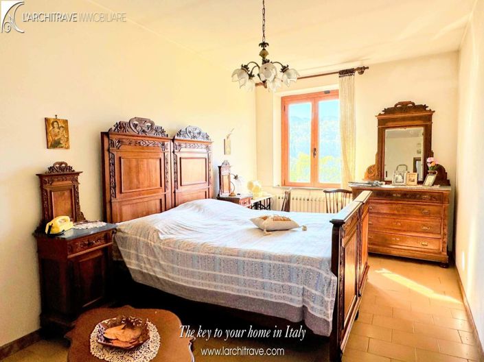 Image No.6-3 Bed House for sale