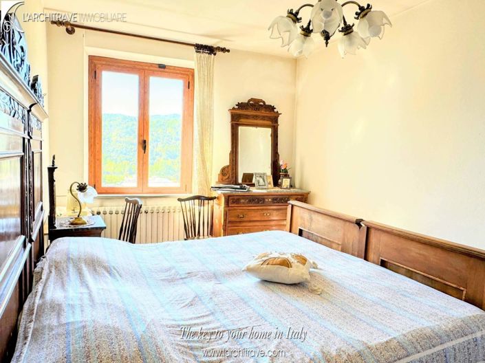 Image No.9-3 Bed House for sale