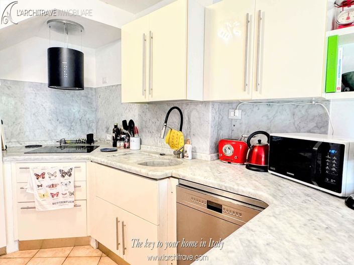 Image No.6-2 Bed House for sale