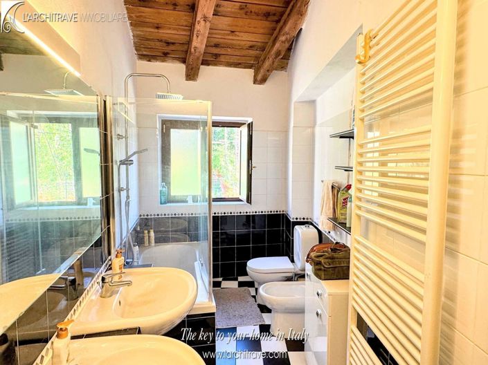 Image No.9-2 Bed House for sale