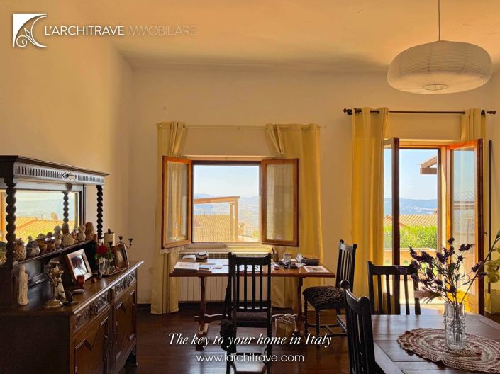 Image No.10-4 Bed Villa for sale