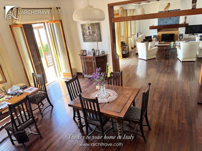 Image No.11-4 Bed Villa for sale