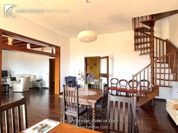 8377f8de-0498-772d-a465-81eb78954083