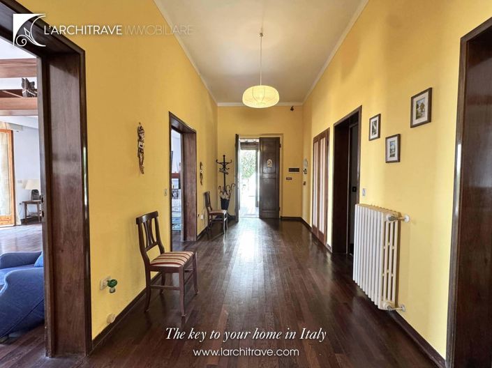 Image No.6-4 Bed Villa for sale