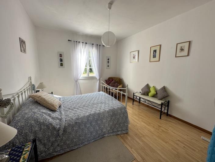 Image No.3-5 Bed House for sale