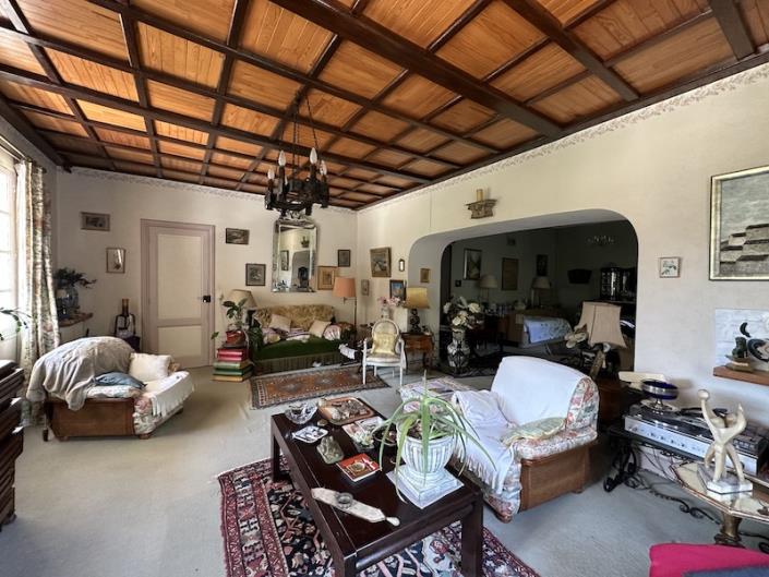 Image No.4-6 Bed House for sale