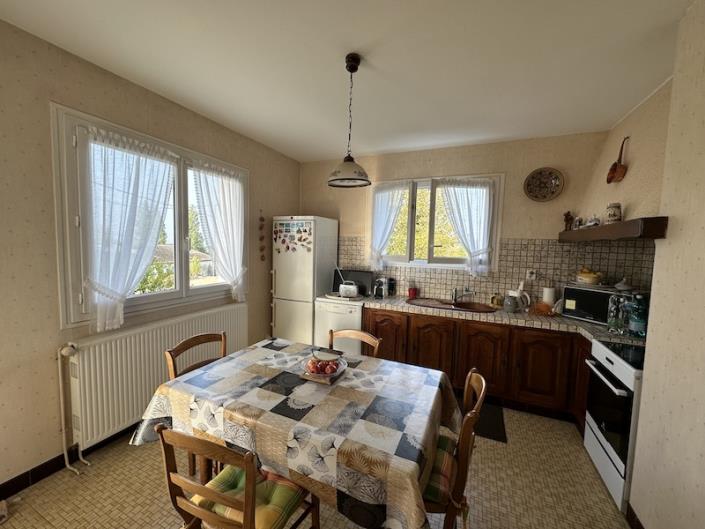 Image No.2-4 Bed House for sale