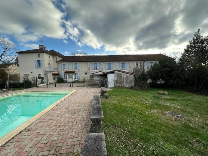 Image No.1-16 Bed Farmhouse for sale