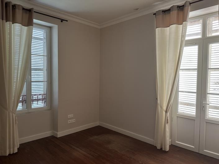 Image No.4-6 Bed House for sale