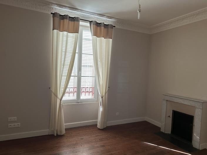 Image No.6-6 Bed House for sale