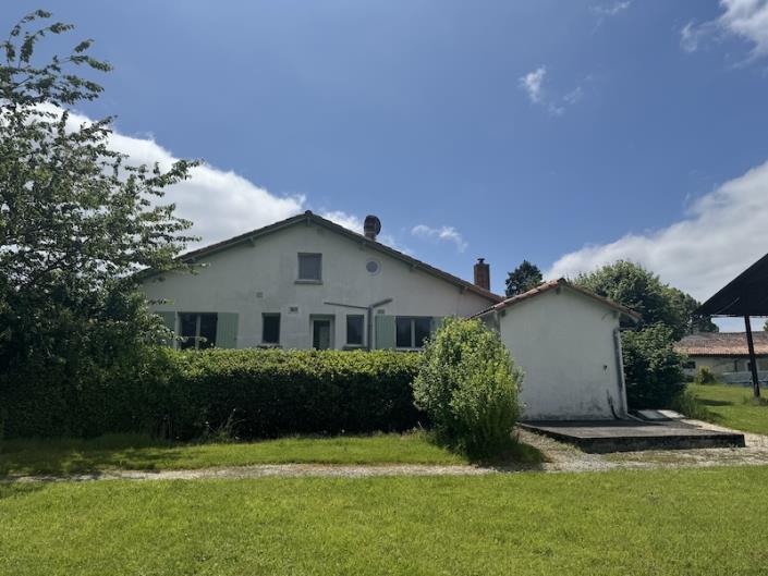 Image No.10-5 Bed Farmhouse for sale