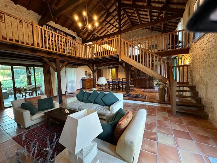 Image No.6-5 Bed Country House for sale