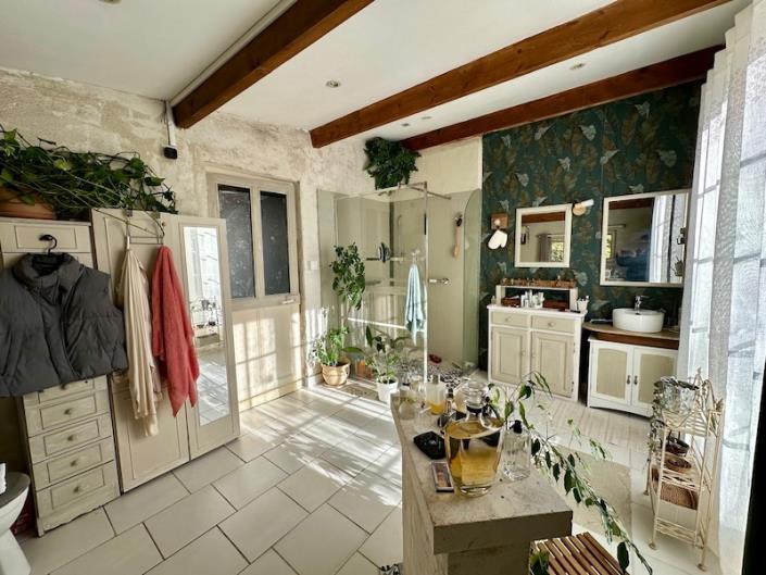 Image No.10-3 Bed House for sale