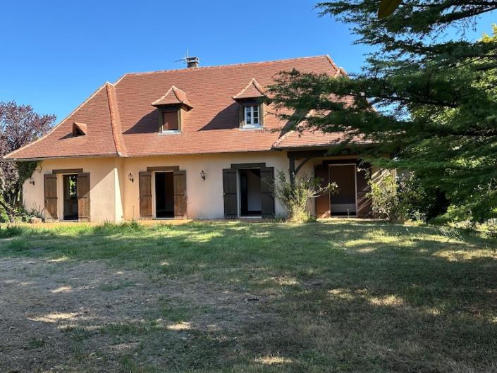 Image No.1-4 Bed House for sale