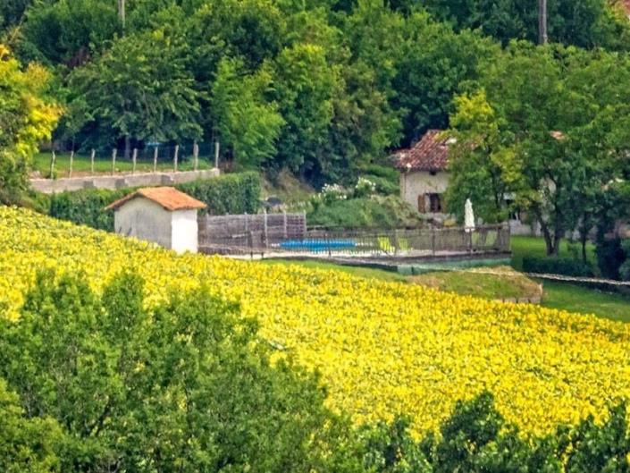 Image No.5-2 Bed Country House for sale