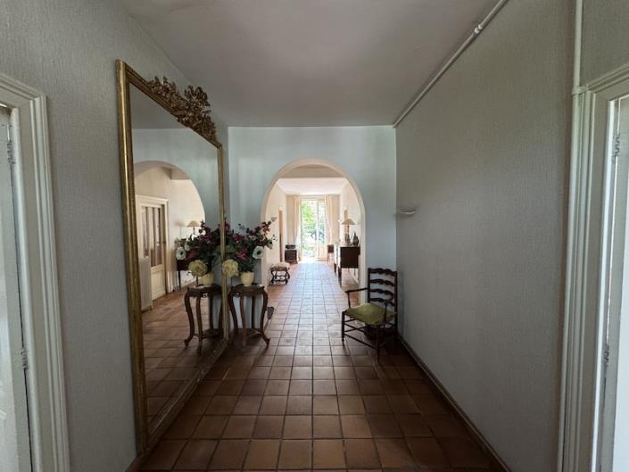 Image No.6-5 Bed House for sale