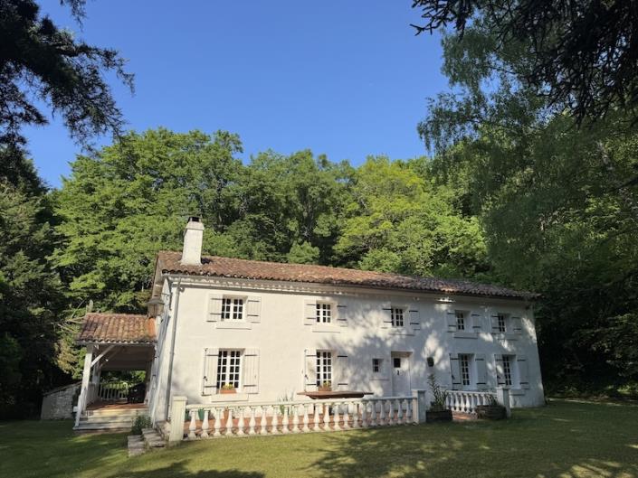Image No.1-4 Bed Country House for sale