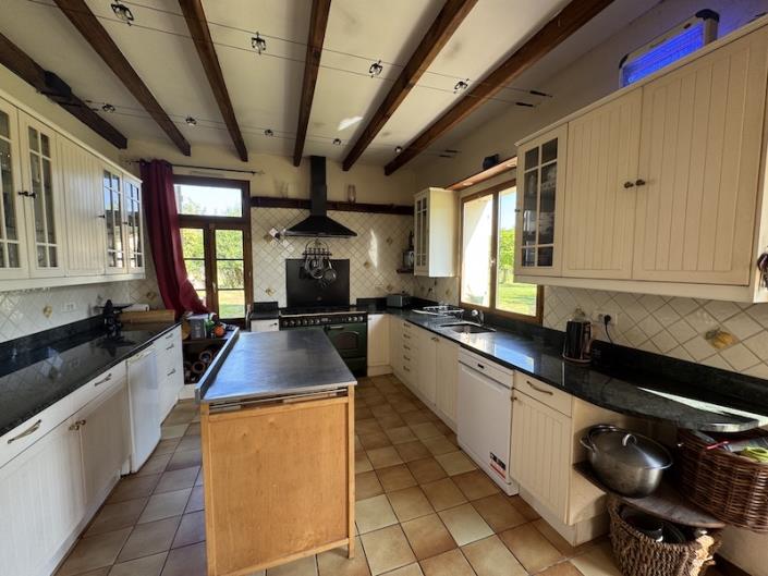 Image No.5-4 Bed Country House for sale