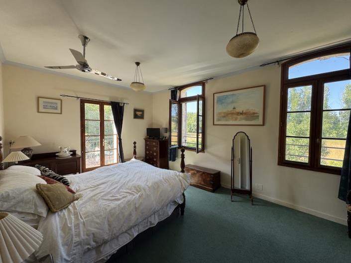 Image No.10-4 Bed Country House for sale