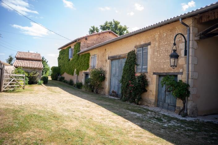 Image No.2-2 Bed Country Property for sale