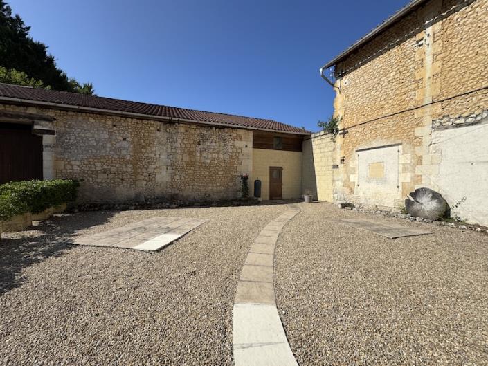 Image No.2-2 Bed Country Property for sale