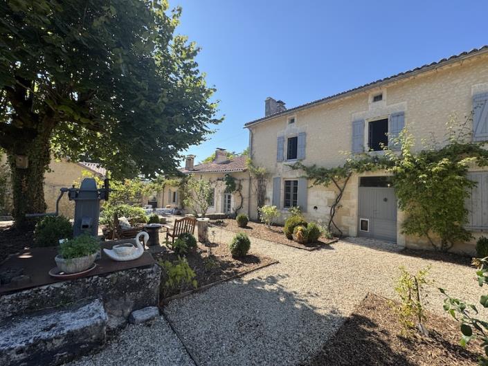Image No.1-7 Bed Country House for sale