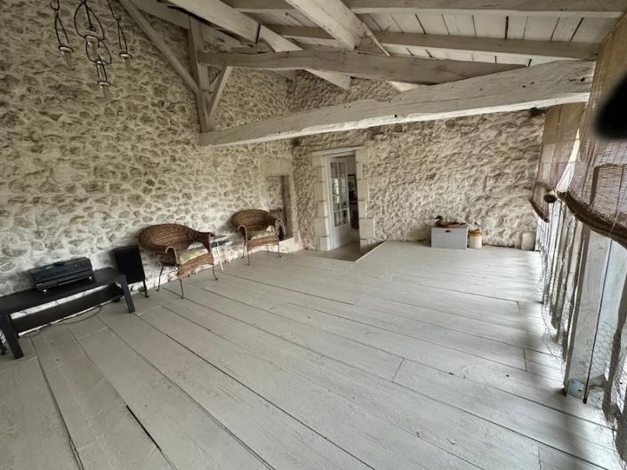 Image No.9-2 Bed House for sale