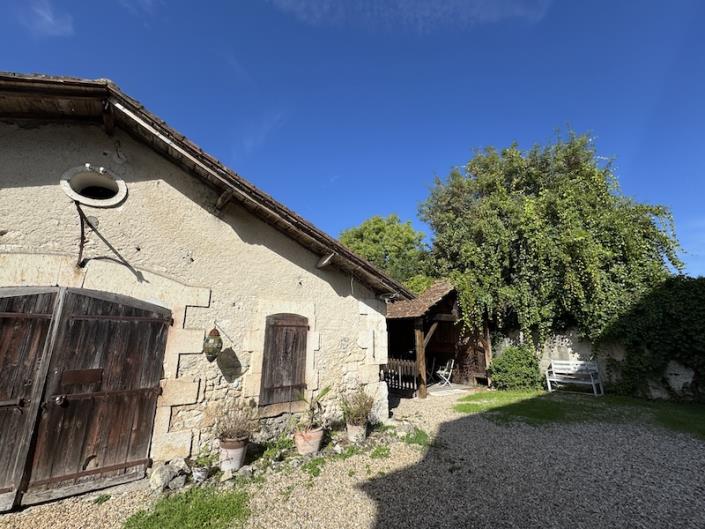 Image No.9-6 Bed House for sale