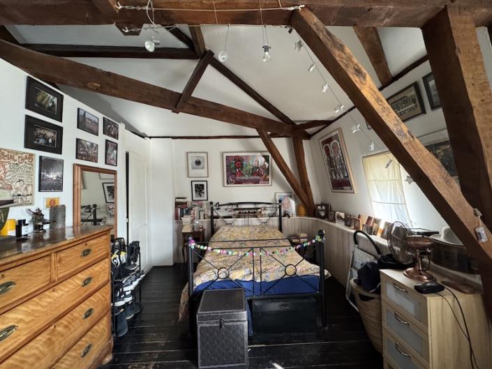 Image No.10-6 Bed House for sale